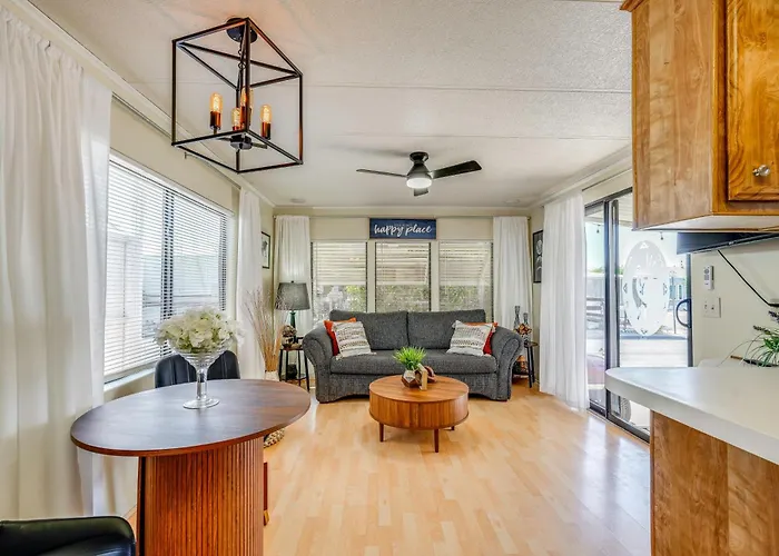 2 Patios & Fairway Views! Golf Escape Mesa