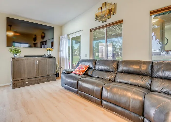 2 Patios & Fairway Views! Golf Escape Mesa