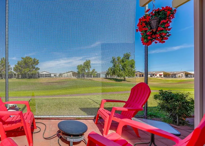 Holiday home 2 Patios & Fairway Views! Golf Escape
