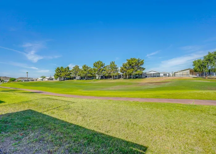 Holiday home 2 Patios & Fairway Views! Golf Escape *
