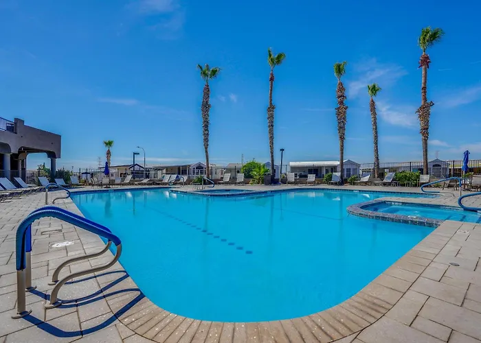 2 Patios & Fairway Views! Golf Escape * Mesa