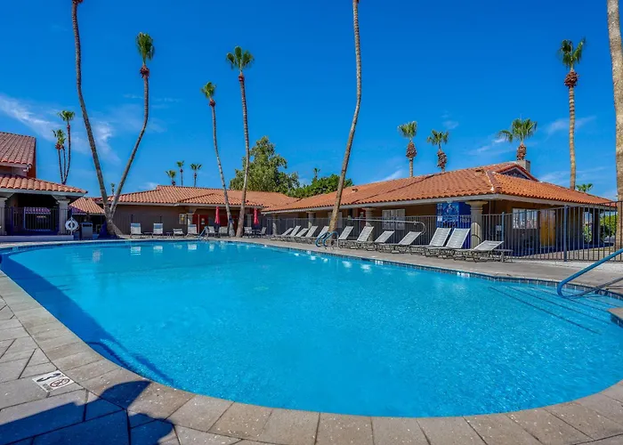2 Patios & Fairway Views! Golf Escape Holiday home